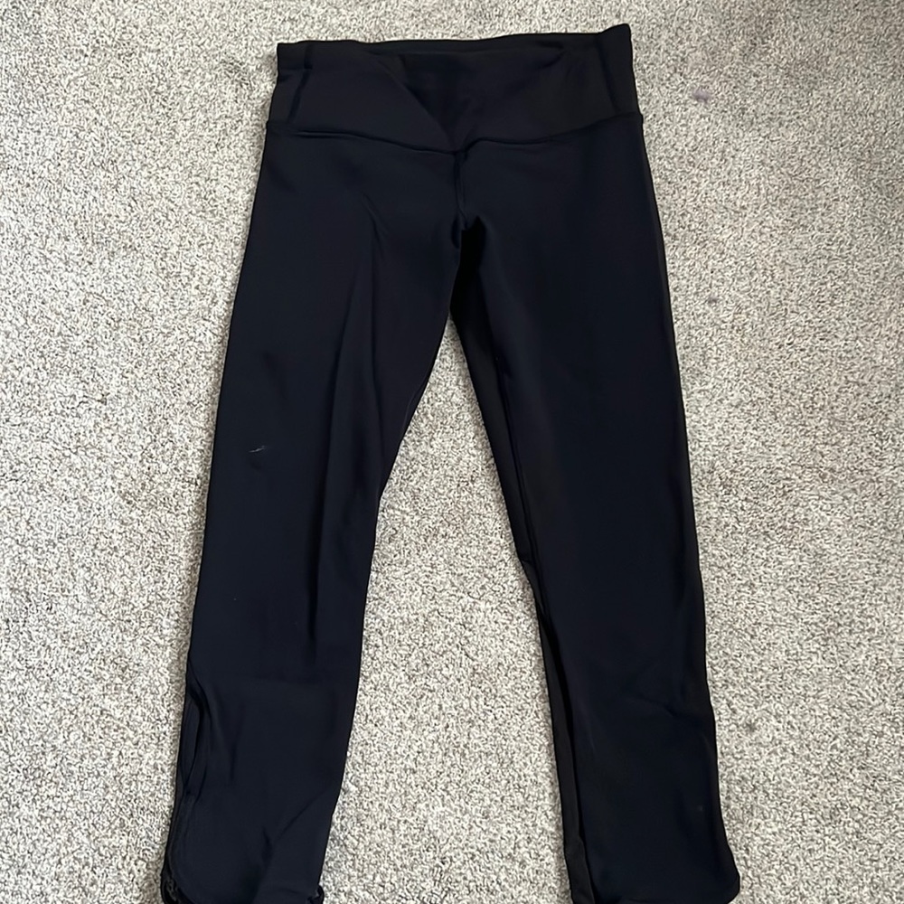 Lululemon cropped size 4 leggings